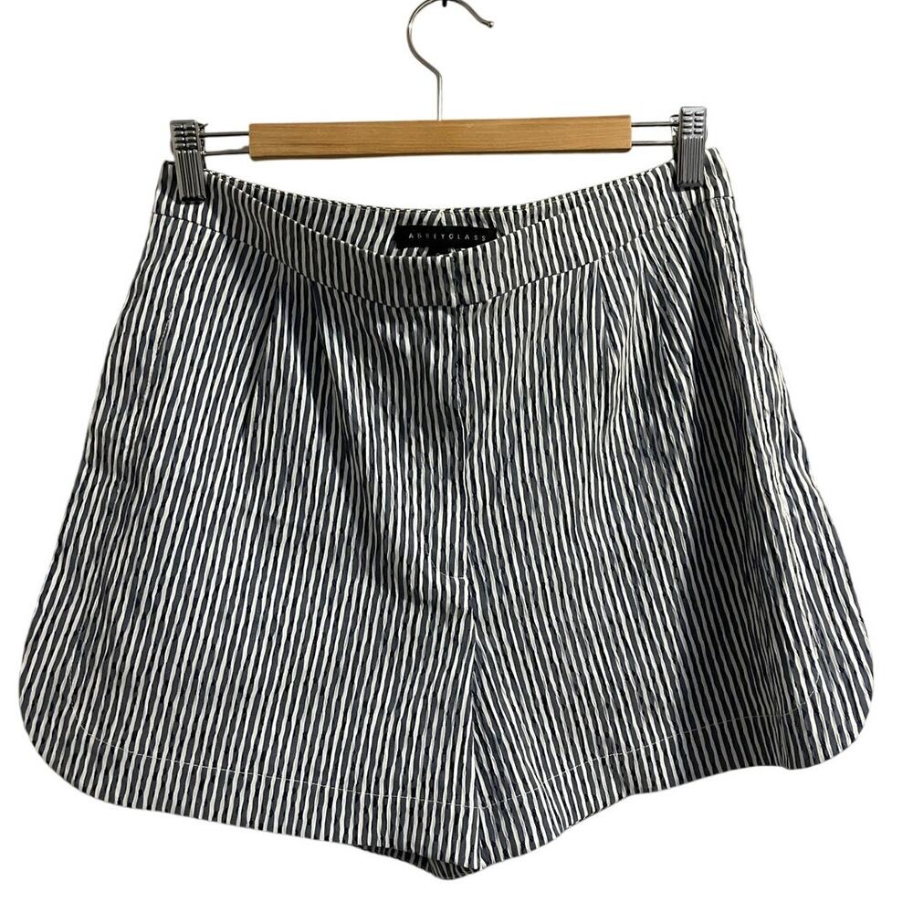 Abbey Glass Designer Shorts Blue and White Stripes Side and Back Pockets sz. 8